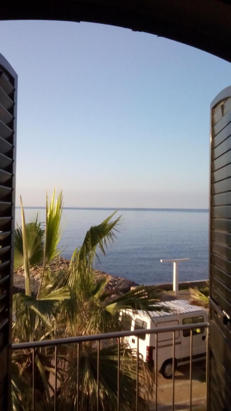 Casa De Sueno En La Playa Villa Adra Ngoại thất bức ảnh